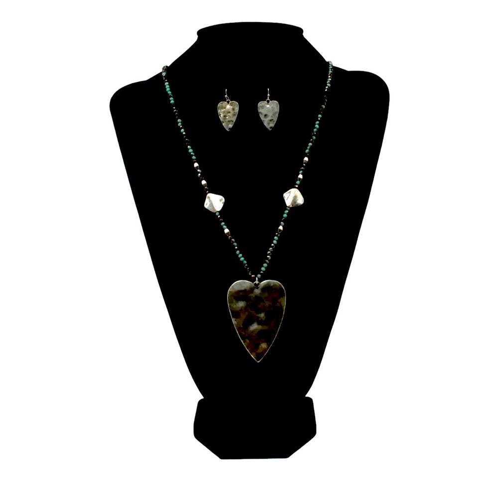 Blazin Roxx Western Womens Necklace Set Hammered Heart Pendant Beads Grey